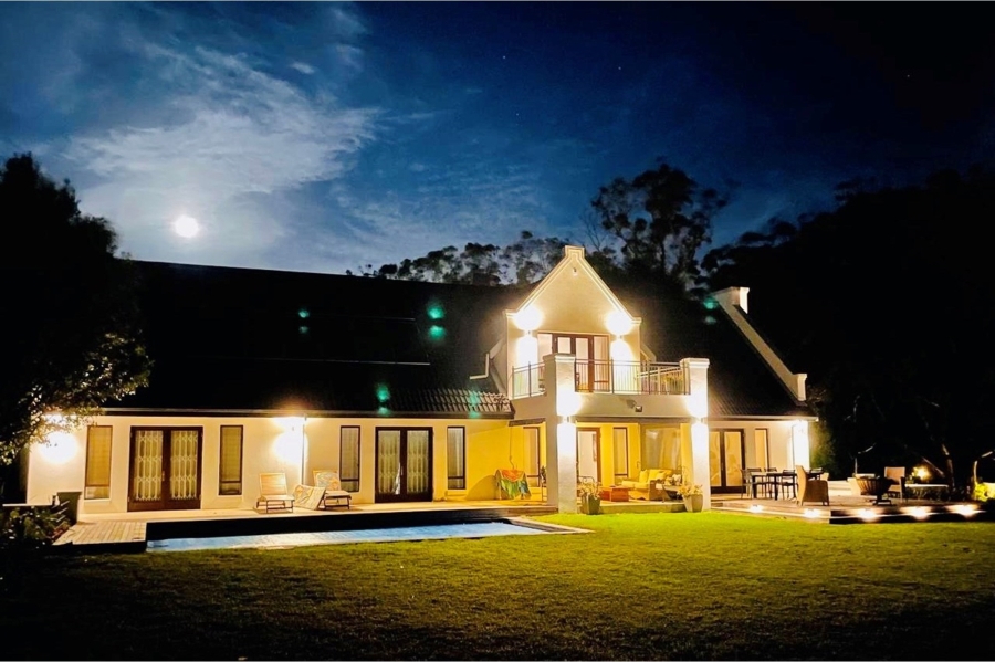 5 Bedroom Property for Sale in Theescombe Eastern Cape